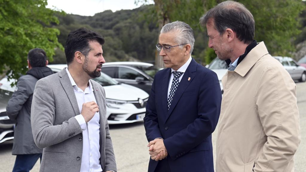 El secretario general del PSCyL, Luis Tudanca, durante su visita al municipio burgalés de Briviesca, este martes.