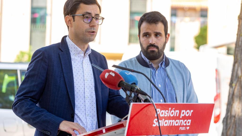 José Luis Mateos y Álvaro Antolín, esta mañana en el barrio San José de Salamanca