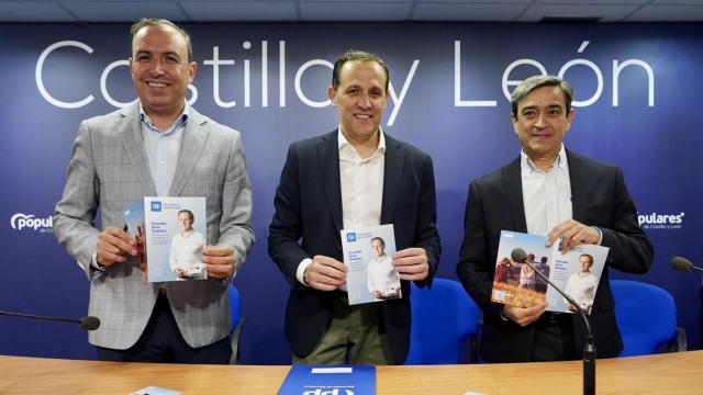 El presidente de la Diputación de Valladolid y candidato del PP, Conrado Íscar, durante la presentación de su programa electoral, este martes.