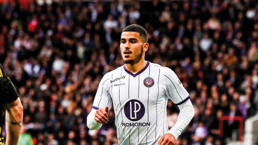 Zakaria Aboukhlal, con el Toulouse FC