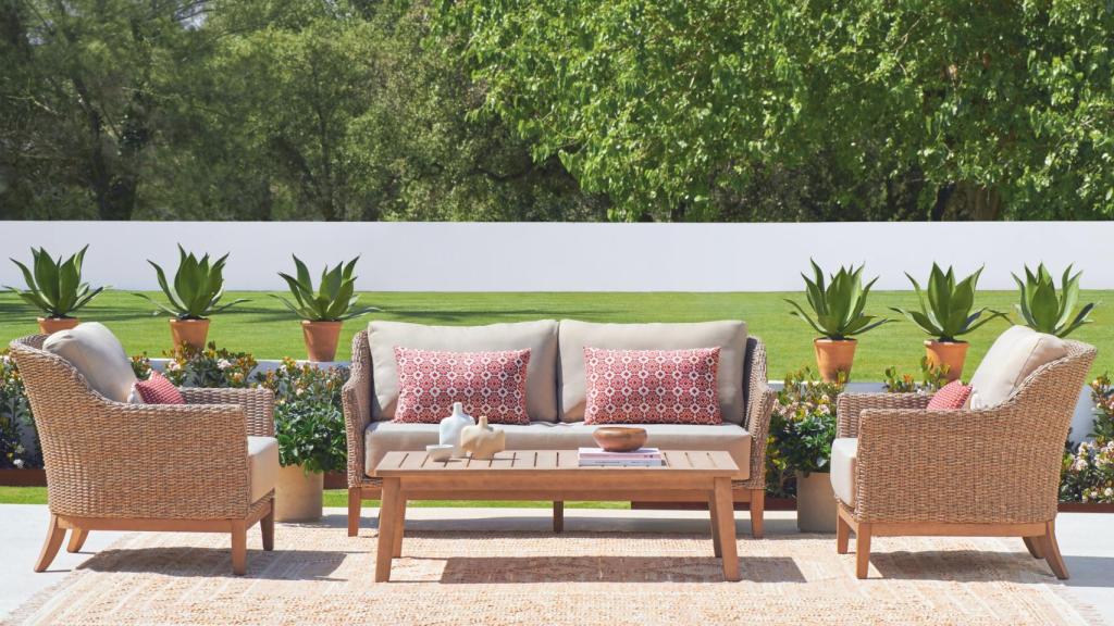 Colección de jardín Bastia (piezas desde 269 €) de El Corte Inglés.