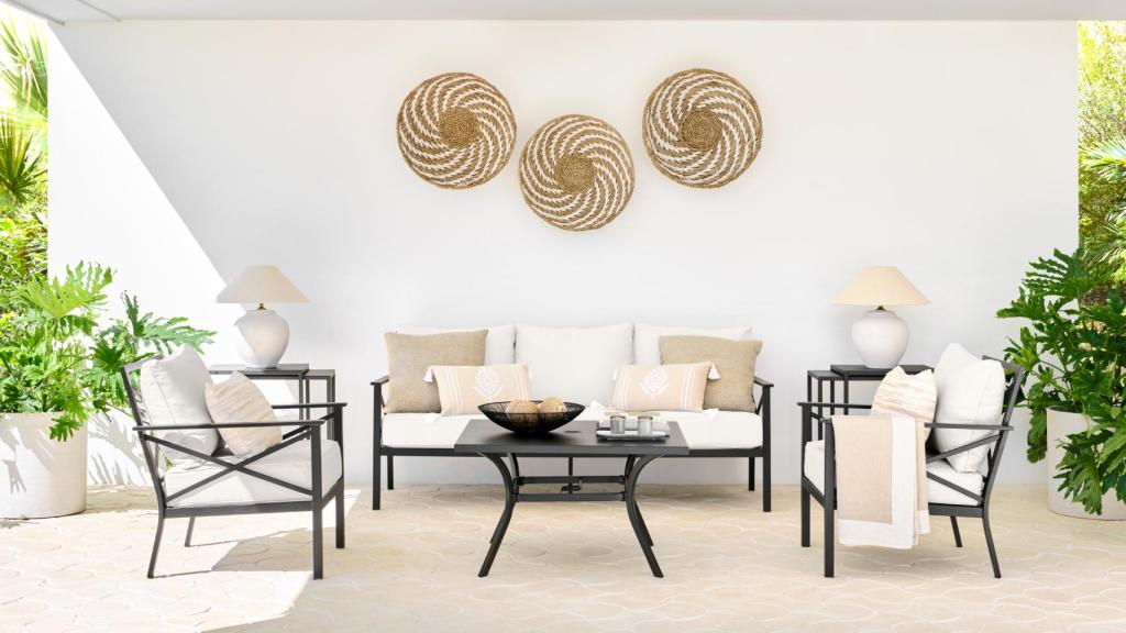 El estilo industrial inspira esta colección creada en acero de la línea Cross (piezas desde 249 €) de El Corte Inglés.