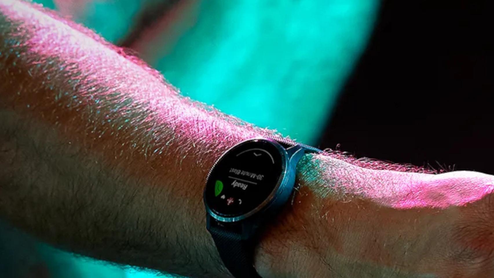 Amazon tira el precio de este smartwatch Garmin top ventas: ¡ahora con un 47% de descuento!