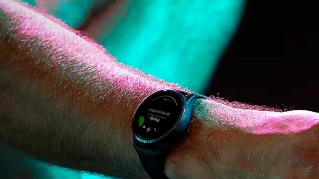Amazon tira el precio de este smartwatch Garmin top ventas: ¡ahora con un 47% de descuento!