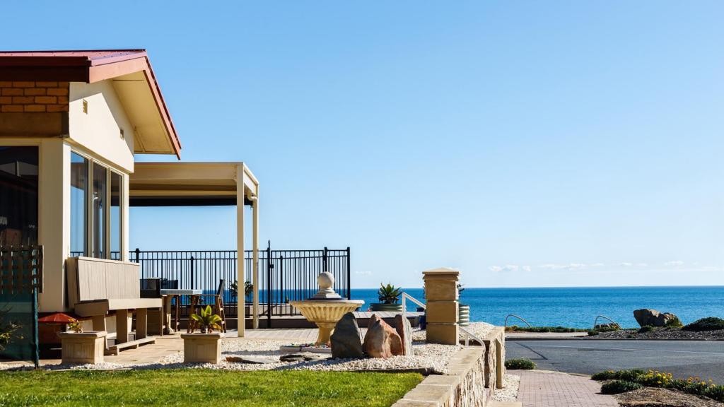 Imagen de archivo de una vivienda cerca del mar.
