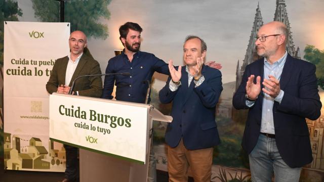 Ricardo Ordóñez / ICAL . Acto político ‘Cuida Burgos. La patria empieza en los barrios’ con la presencia del vicepresidente de Área Política de Vox, Jorge Buxadé, el vicepresidente de la Junta de Castilla y León, Juan García-Gallardo y el candidato a la Alcaldía de Burgos, Fernando Martínez-Acitores