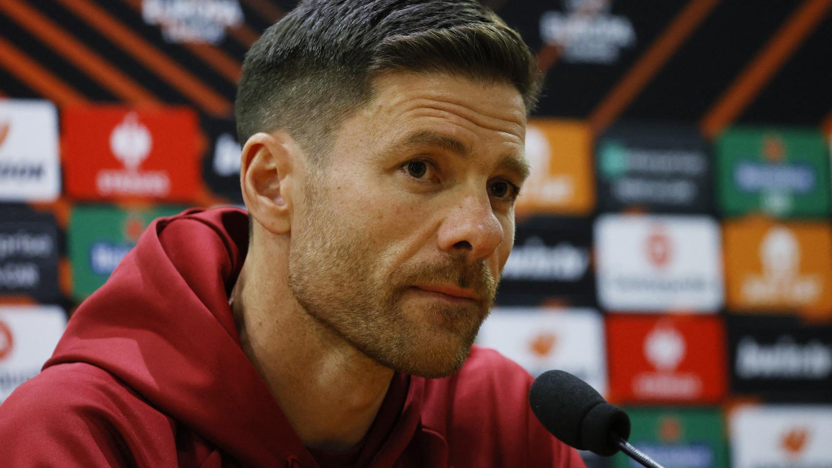 Xabi Alonso, en una imagen de archivo durante la rueda de prensa de la Europa League con el Bayer Leverkusen./