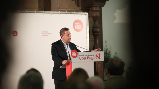 Emiliano García-Page durante un acto de campaña en la Solana (Ciudad Real)