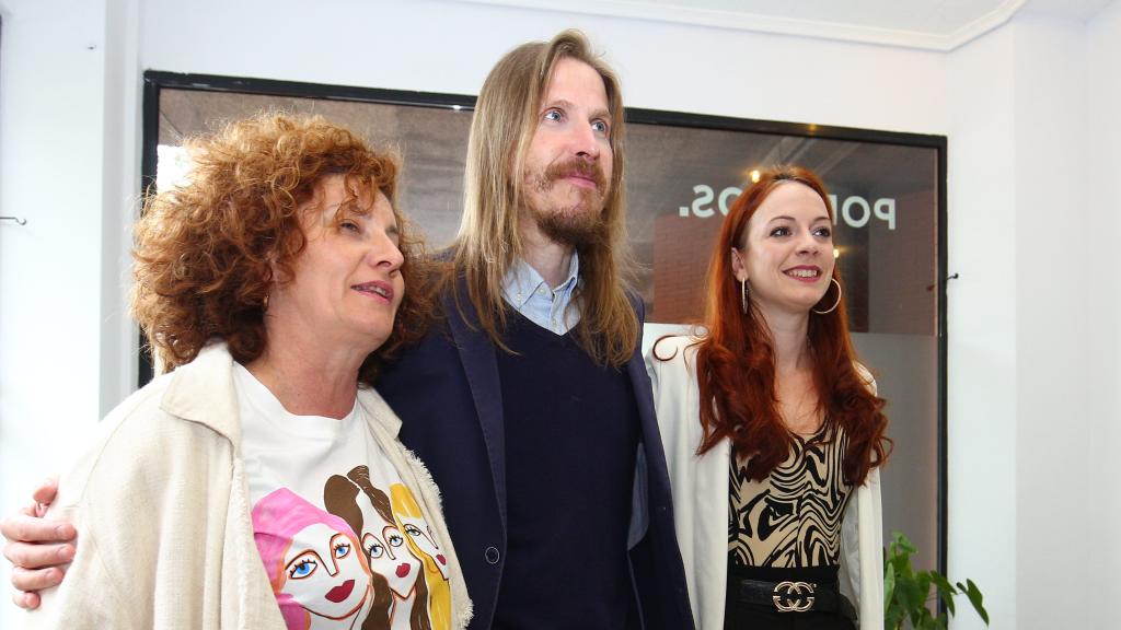 El secretario regional de Podemos Castilla y León, Pablo Fernández, visita Ponferrada para apoyar la candidatura de Unidas Podemos Alianza Verde a la alcaldía encabezada por Lorena González (D)