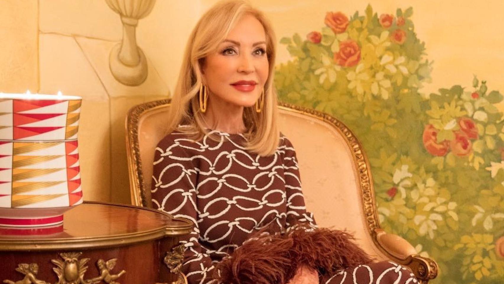 Carmen Lomana en una de las estancias de su casa.