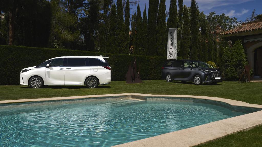 Este vehículo está pensado para familias con muchos niños o para hoteles de lujo para sus clientes.