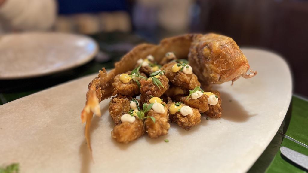 Salmonete en adobo y frito entero