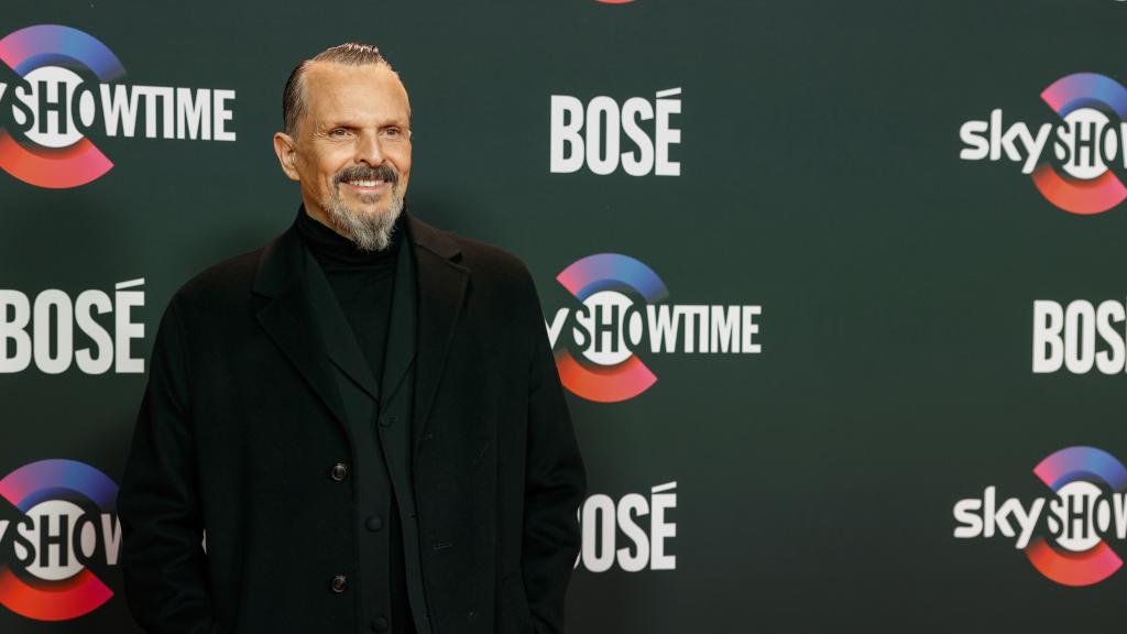 El intérprete Miguel Bosé en el acto de presentación de su serie, 'Bosé', en Madrid, en marzo de 2023.