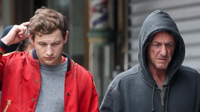 Tye Sherindan y Sean Penn en 'Black Flies'