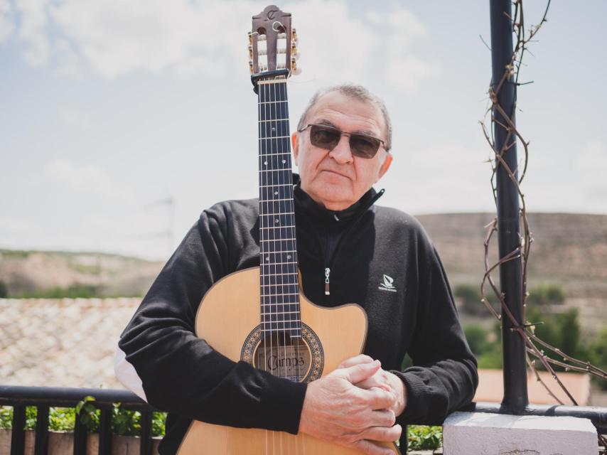 Ángel Corpa se dedica hoy a poner música a los versos de sus poetas favoritos.