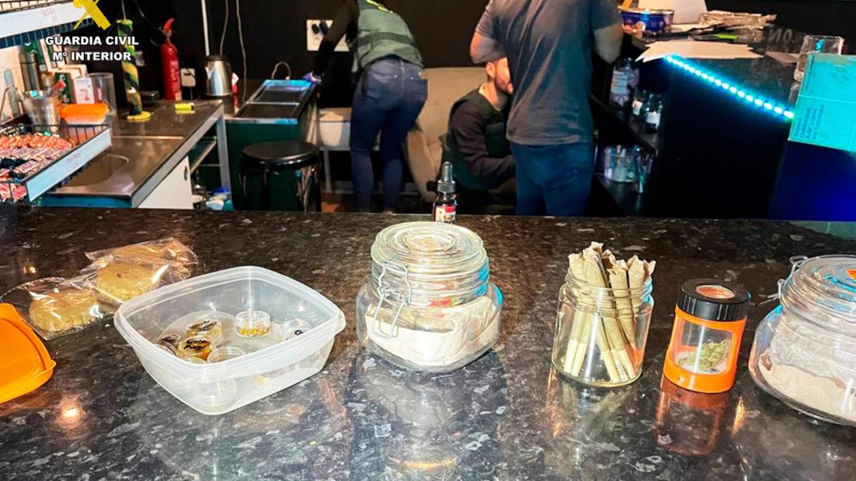 La Guardia Civil desmantela 7 asociaciones de cannabis en Torrevieja y detiene a 19 personas