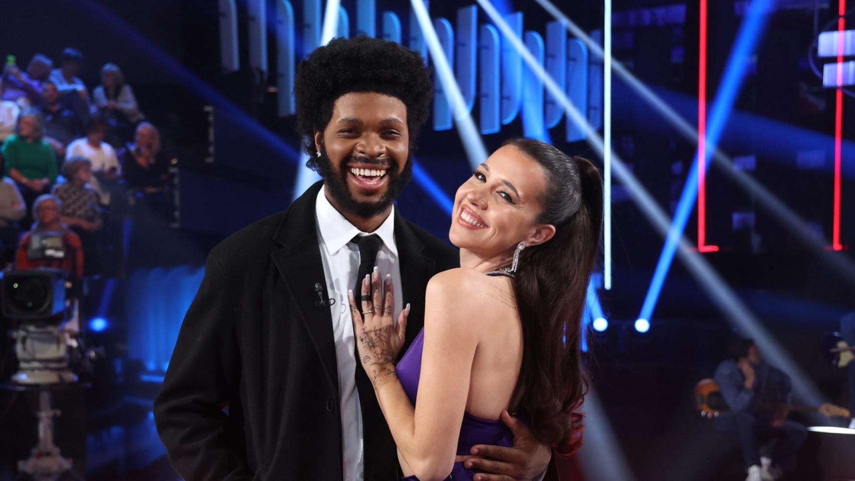 Andrea Guasch y Famous como Ariana Grande y The Weeknd en 'Tu cara me suena'.