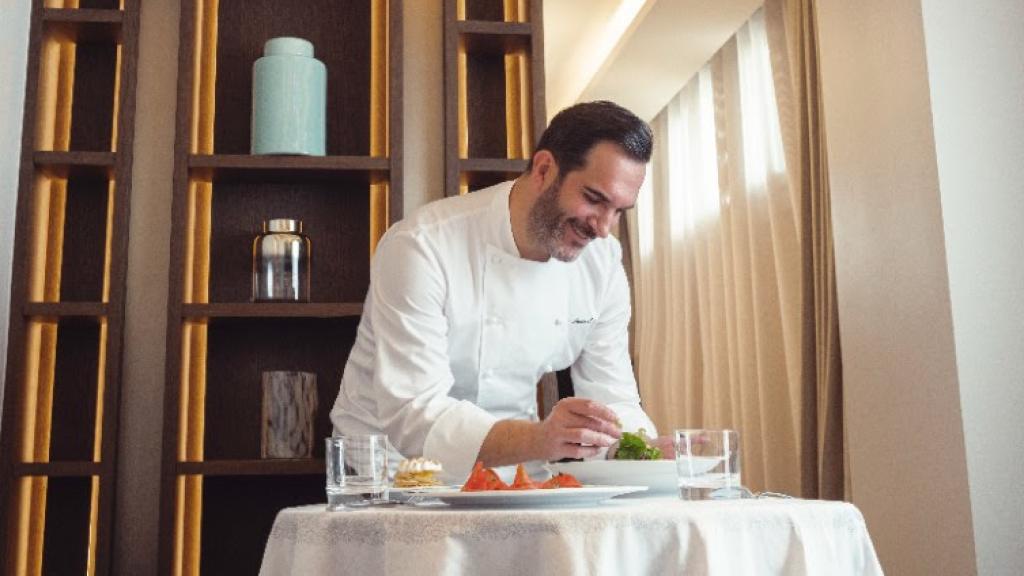 Mario Sandoval en su restaurante QÚ by Mario Sandoval en el JW Marriott Hotel Madrid.