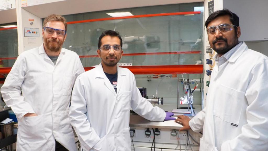 Los investigadores de la Universidad de Cambridge en su laboratorio