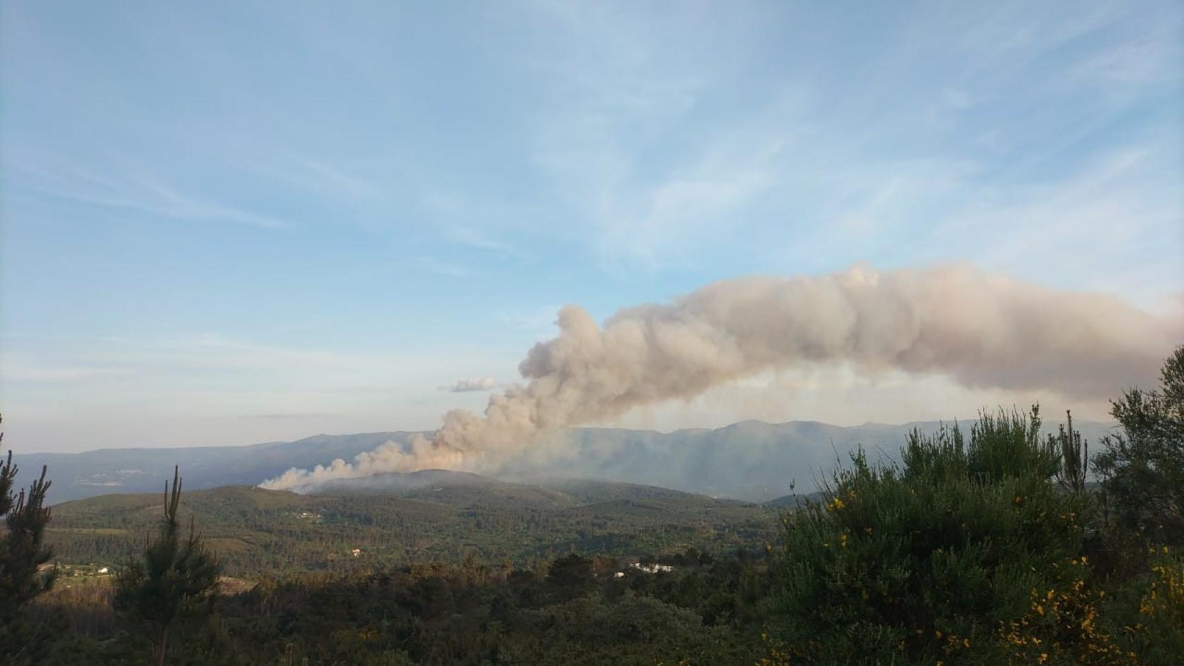 Incendio en Crecente (Pontevedra).
