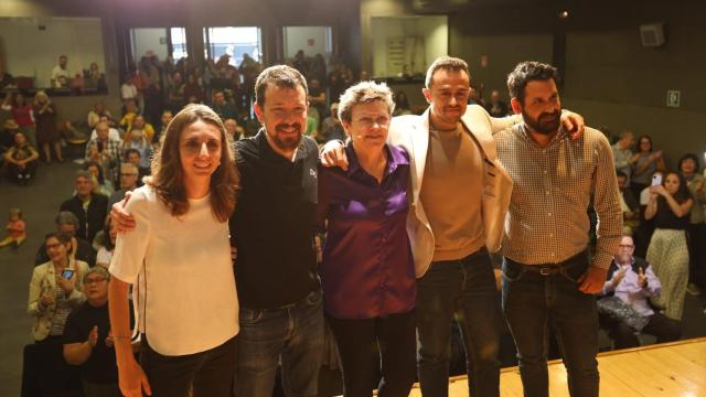 Pablo Iglesias, junto a los candidatos que le han acompañado en el acto