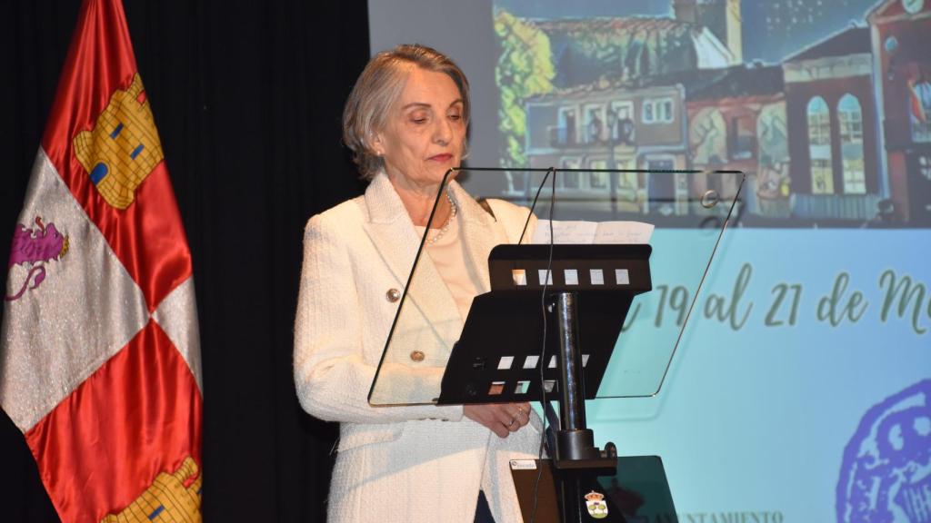 Doña Juana durante el discurso de agradecimiento