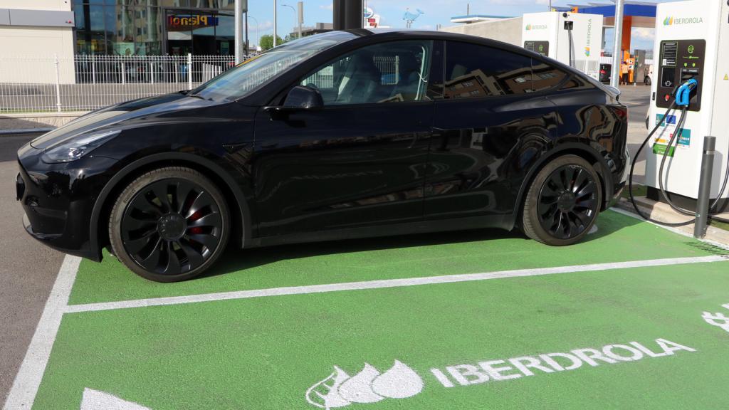El Tesla Model Y es el coche más vendido en Europa entre enero y junio de 2023.