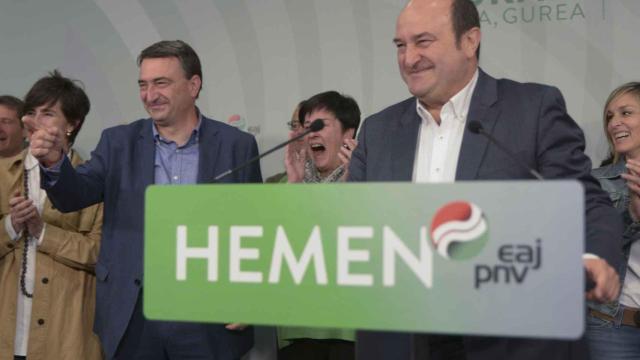 Aitor Esteban y Andoni Ortuzar en un acto del PNV.