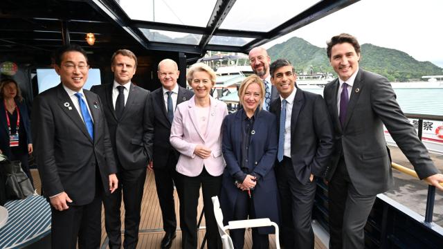 Los líderes del G7 asisten a una reunión en la cumbre de líderes del G7 en Hiroshima, Japón.