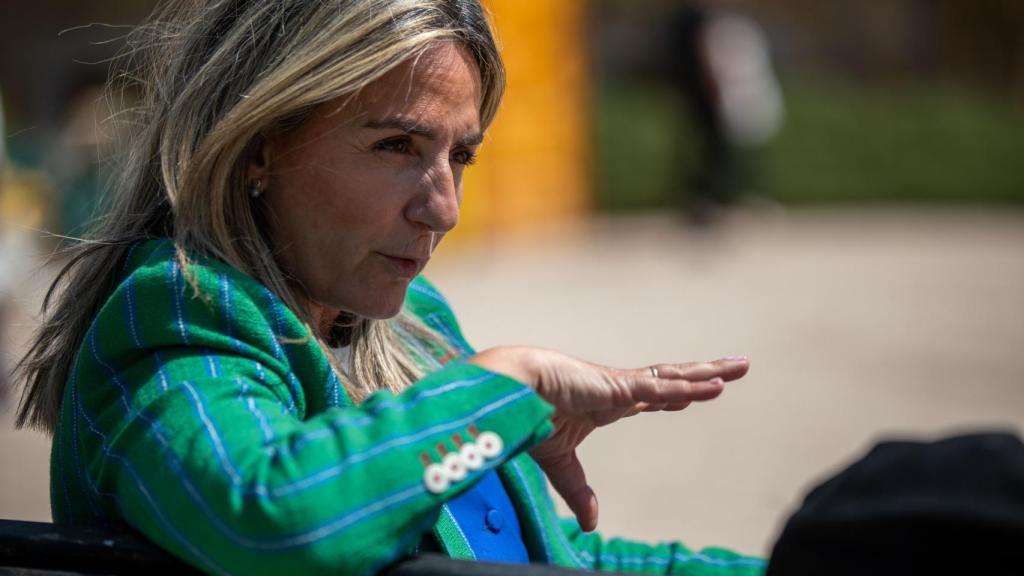 Milagros Tolón gesticula durante una de sus respuestas