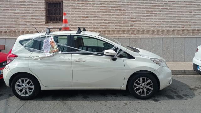 Así ha amanecido el coche de un candidato del PP en un pueblo de Toledo: No nos van a asustar