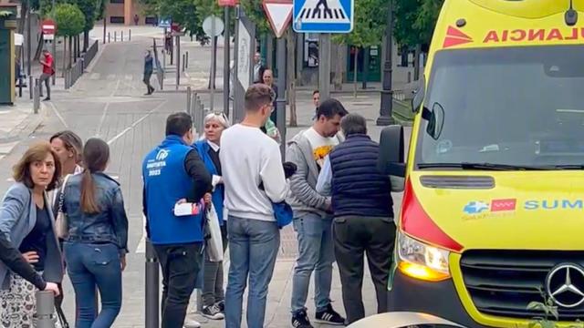 Afiliados siendo atendidos por el SAMUR