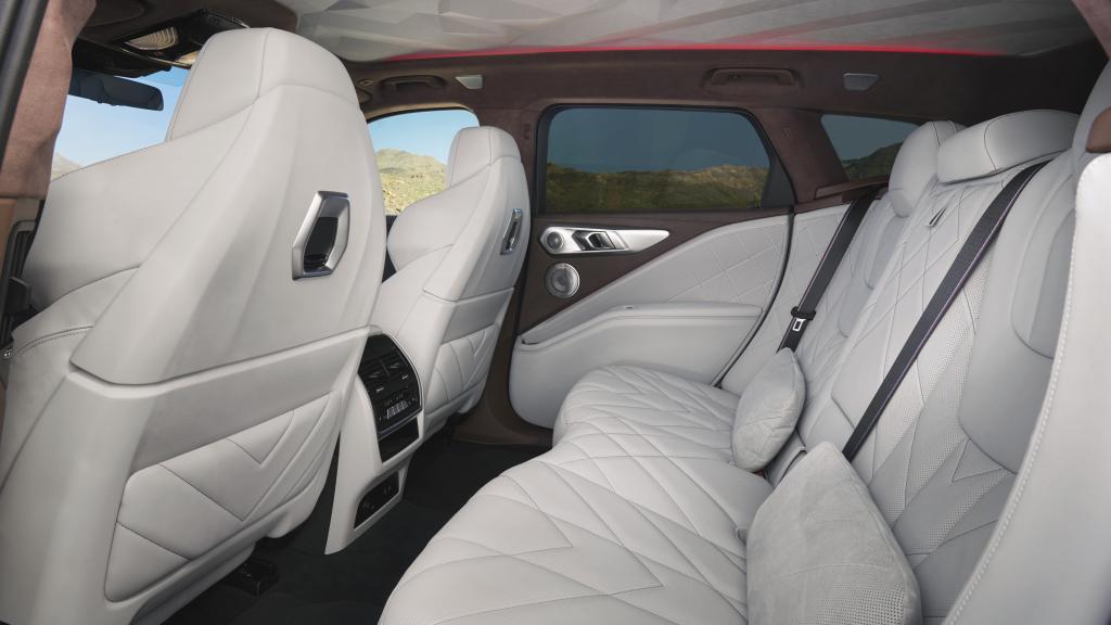 El BMW XM ofrece el máximo bienestar a bordo.