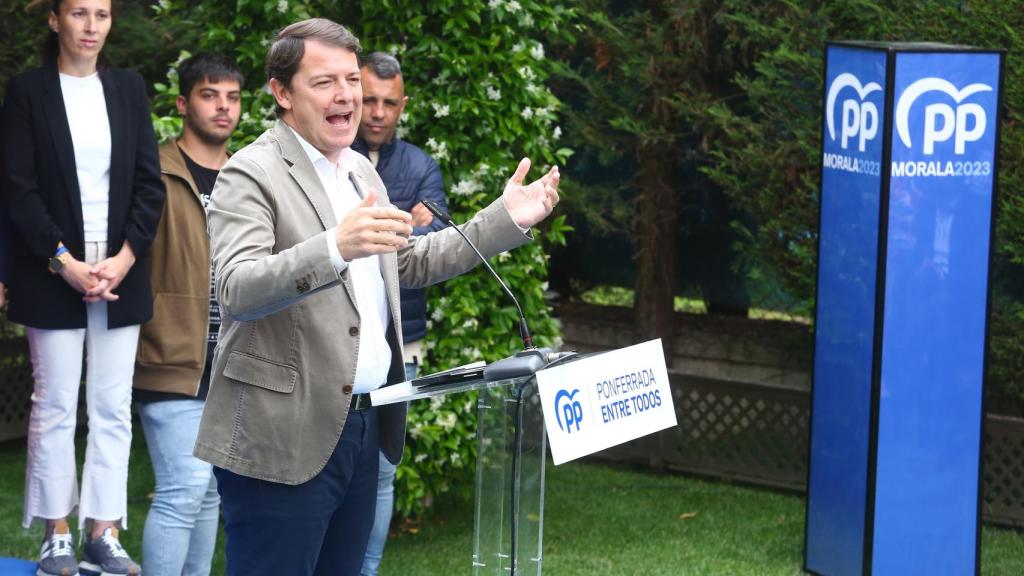 El presidente de la Junta, Alfonso Fernández Mañueco, durante el acto en Ponferrada de este martes.