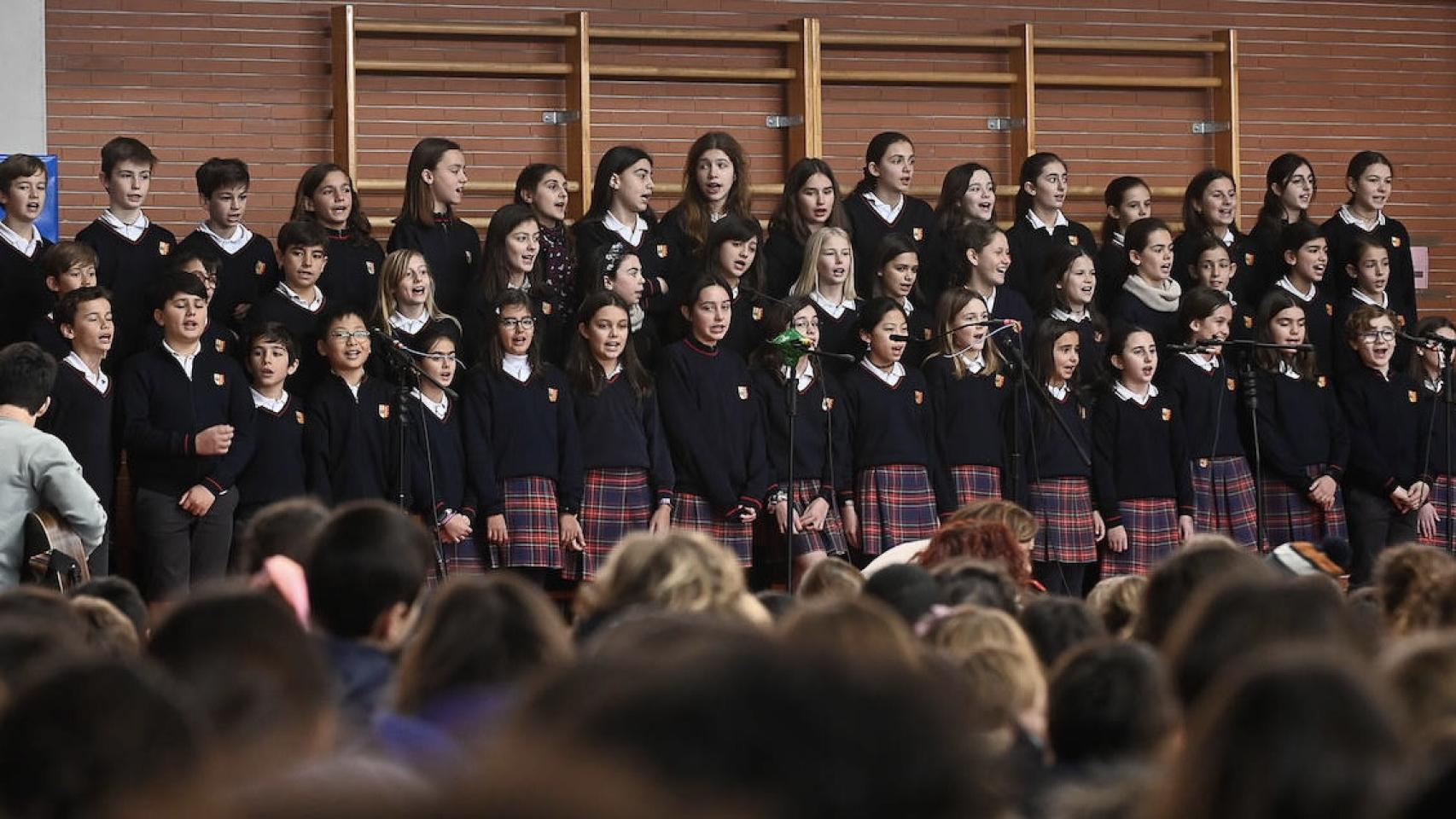 Los componentes de MAG+S durante un concierto