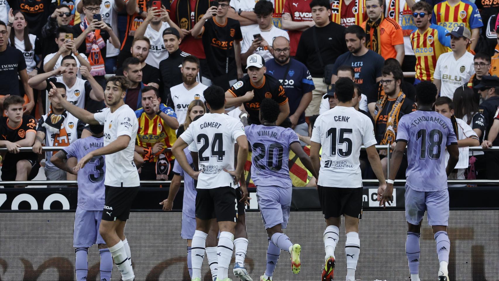 Incidente en Mestalla por los insultos racistas a Vinicius