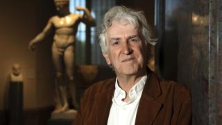 Juan Luis Arsuaga en el Museo del Prado. Foto: Carlos Ruiz