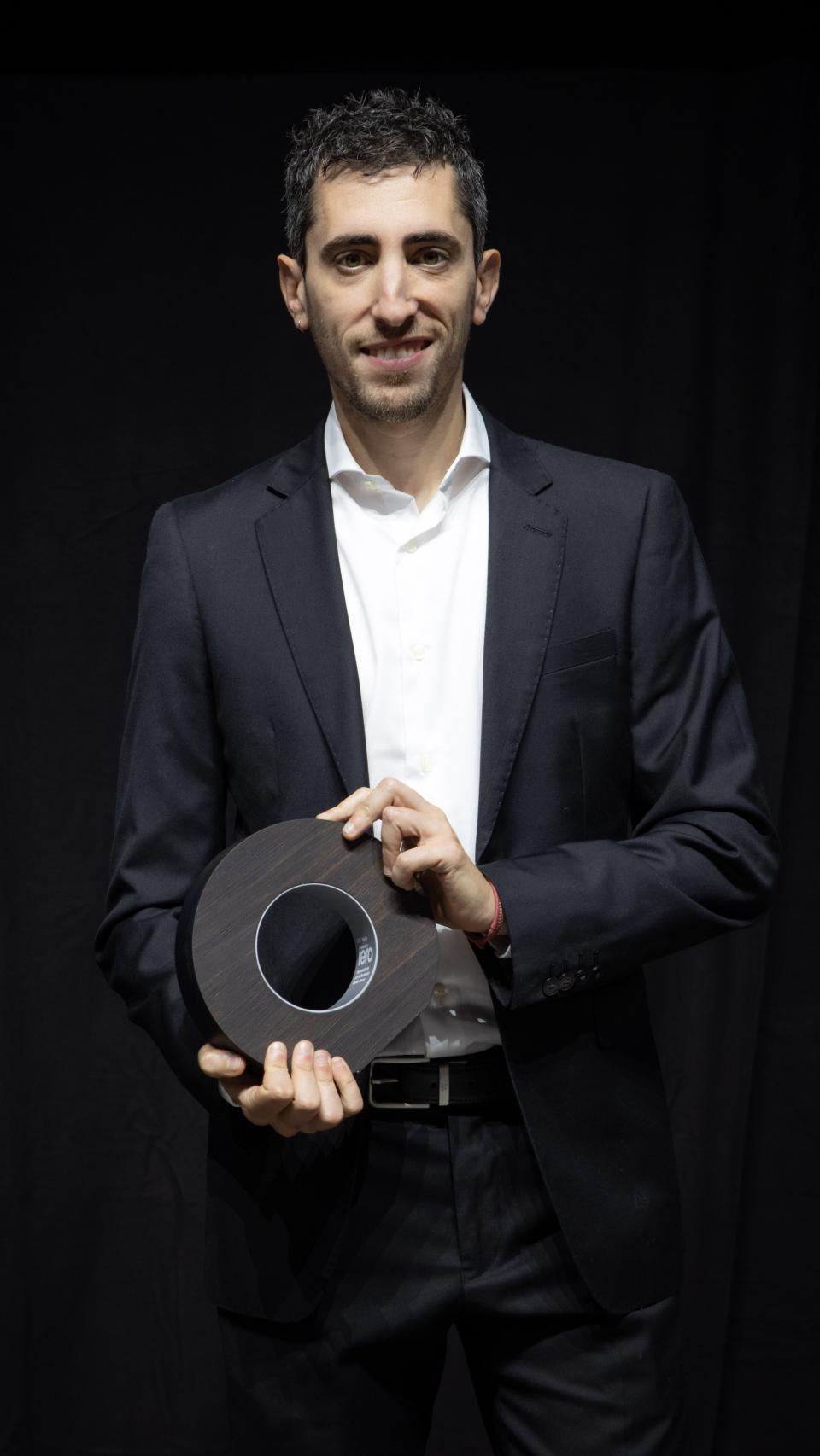 El doctor Francisco Martínez, joven investigador que se ha unido recientemente al Vall d’Hebron Instituto de Oncología (VHIO) ha sido el ganador de la otra XXIV Beca FERO, esponsorizada este año por la Fundación Ramón Areces.
