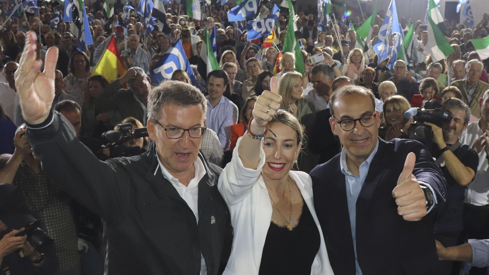 Feijóo, este martes, en un mitin del PP en Cáceres con los candidatos en Extremadura y Cáceres.