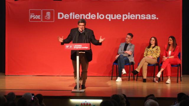 El ministro de Seguridad Social, José Luis Escrivá, durante el acto electoral en Villablino de este miércoles.