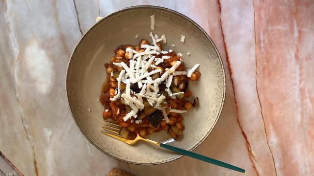 Garbanzos a la Norma, come legumbres como si fueran macarrones