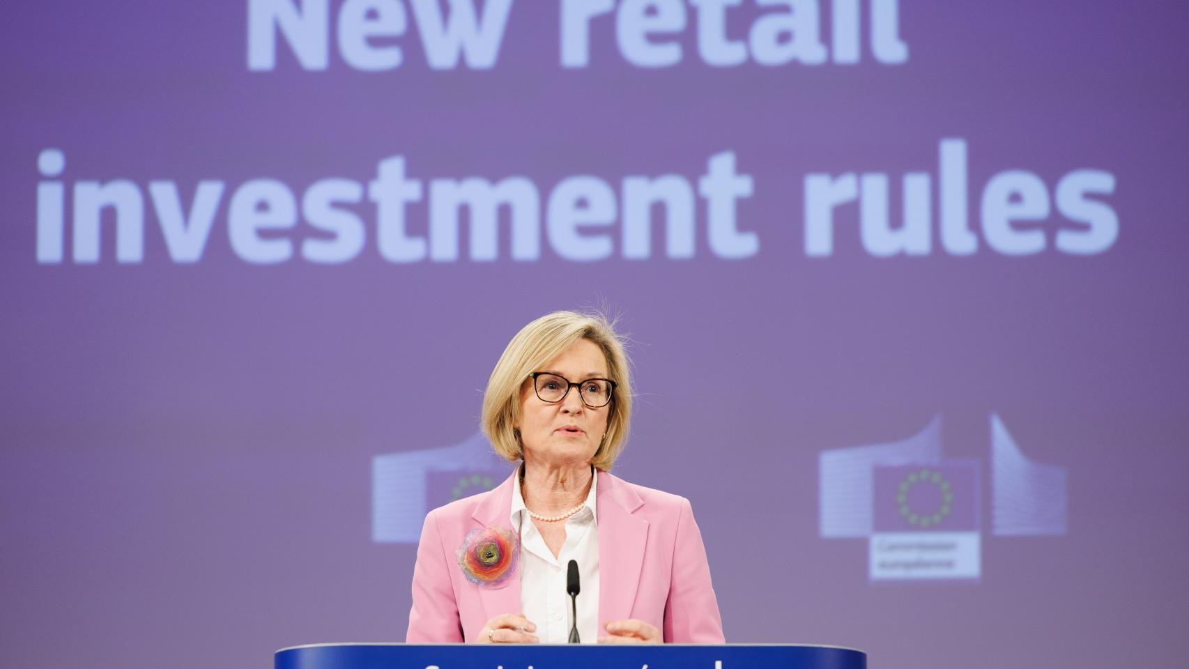 La comisaria de Servicios Financieros, la irlandesa Mairead McGuinness, durante la rueda de prensa de este miércoles