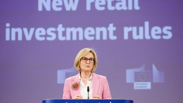 La comisaria de Servicios Financieros, la irlandesa Mairead McGuinness, durante la rueda de prensa de este miércoles