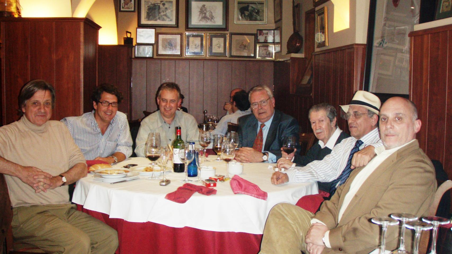 Reunión en el restaurante María.