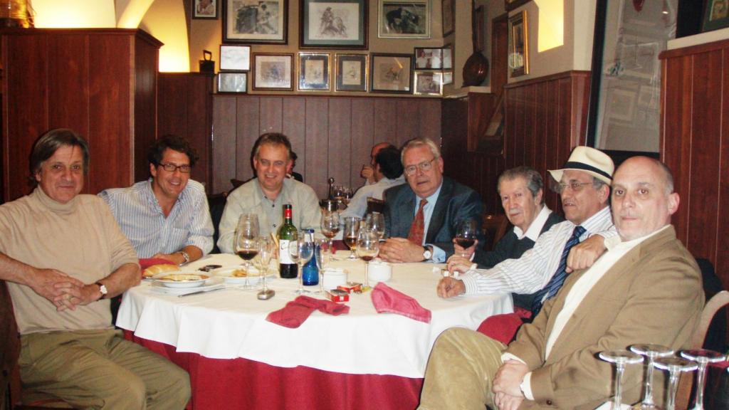 Reunión en el restaurante María.