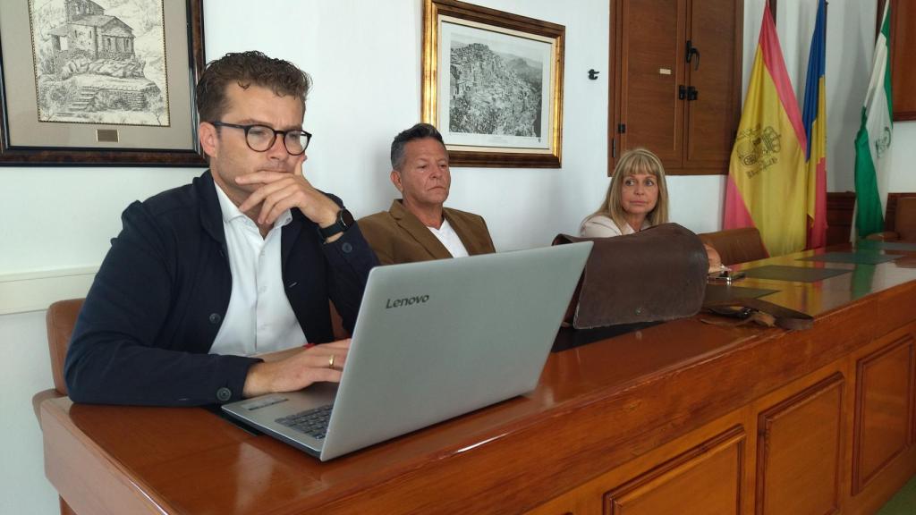 Manuel Zamora, portavoz del PSOE y cabeza de lista a la alcaldía de Mojácar, este jueves, antes de comenzar el último Pleno de la legislatura.
