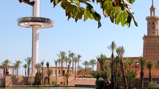 'Infinnito', una de las atracciones del parque Terra Mítica.