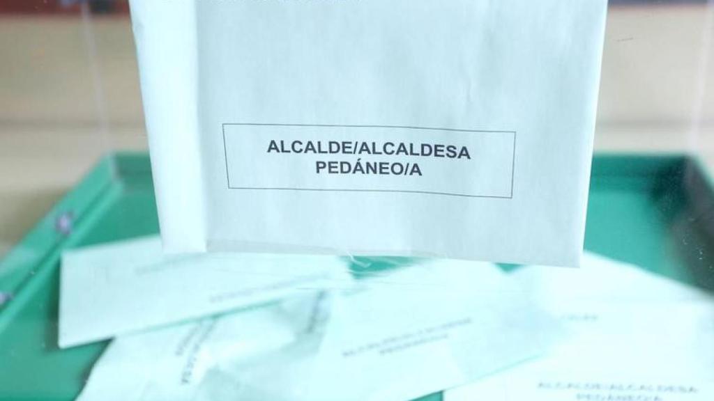 Papeletas de color verde para elegir alcaldes pedáneos