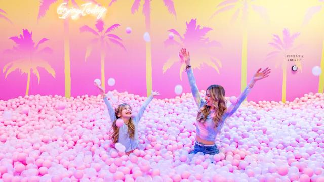 Sala de bolas del Museum of Dreamers.