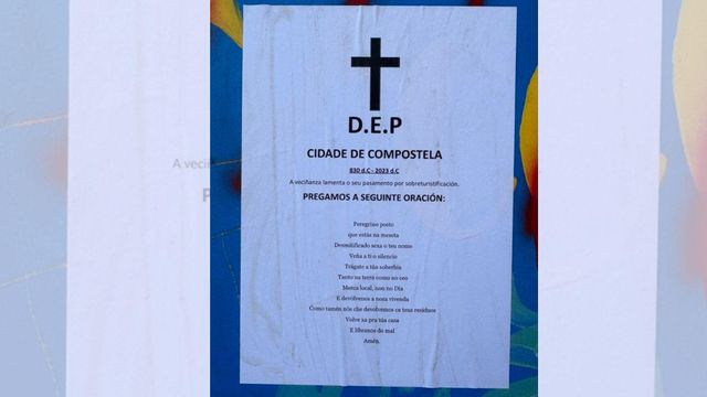 Esquela encontrada en las calles de Santiago de Compostela anunciando la defunción de la ciudad